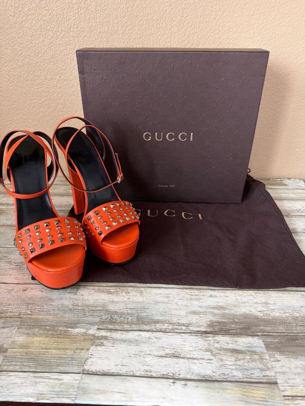 Authentic Gucci Malaga Kid Orange Leather Studded Heels EU40 US9/9.5 w/COA & Box - Picture 3 of 16